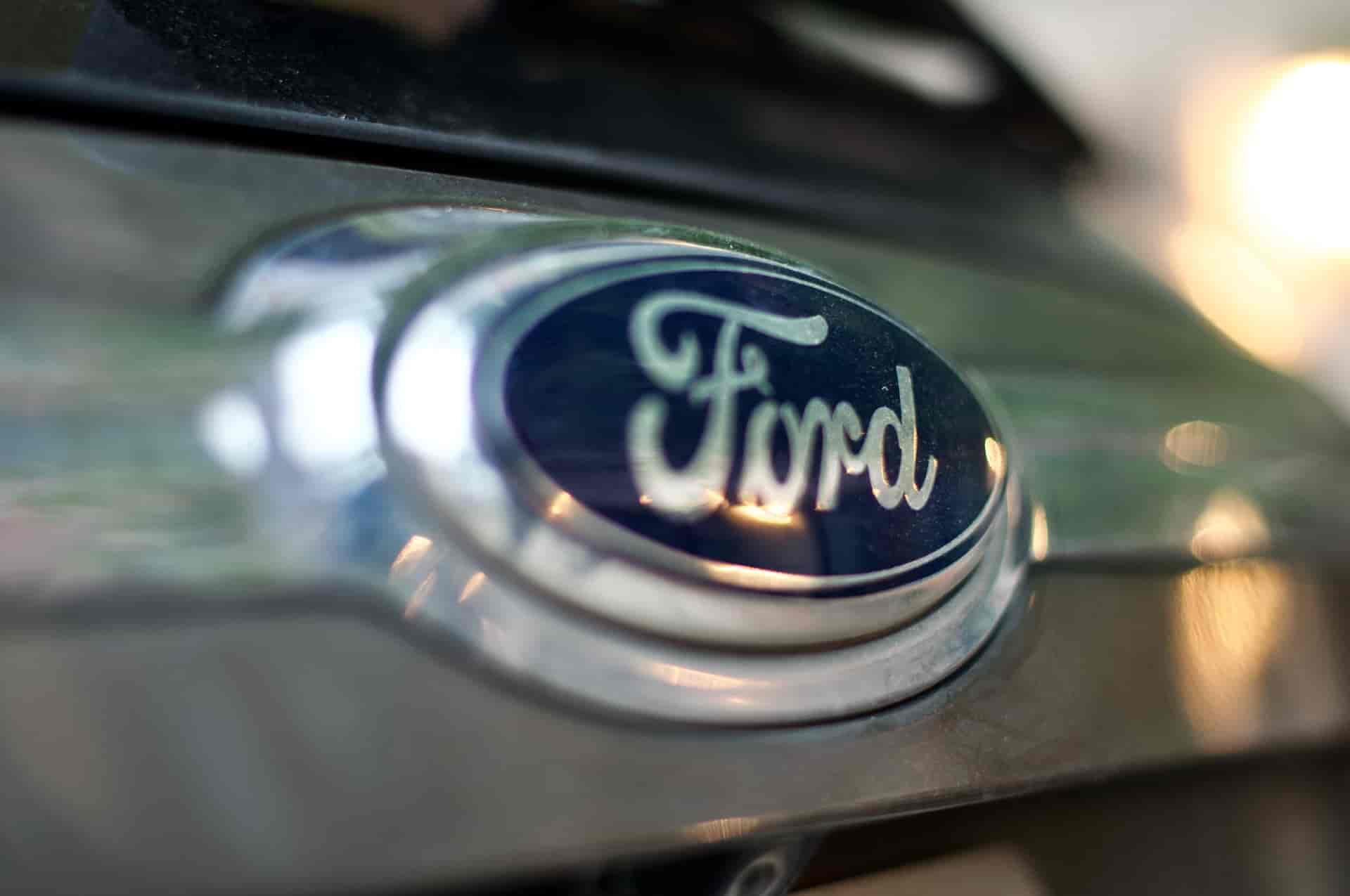 does the ford family still own ford